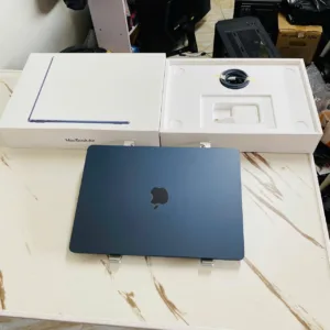 Laptop MacBook Air 13 inch Apple M2/ 16GB/ 256GB/ 8 nhân CPU + 8 nhân GPU/ macOS Tahoe 26.0.1 (F6R4V54)